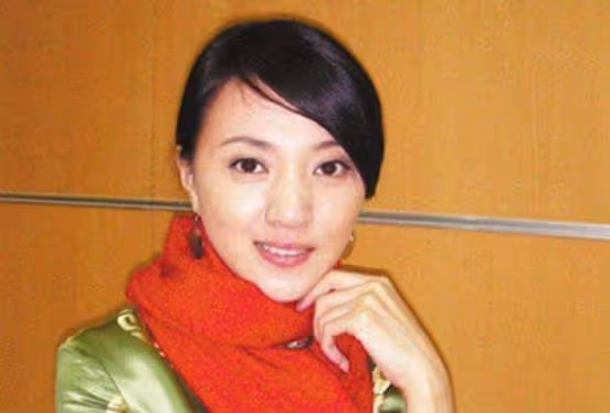 曾連續6次登台春晚，卻被質疑與導演有一腿，如今患上精神疾病令人唏噓