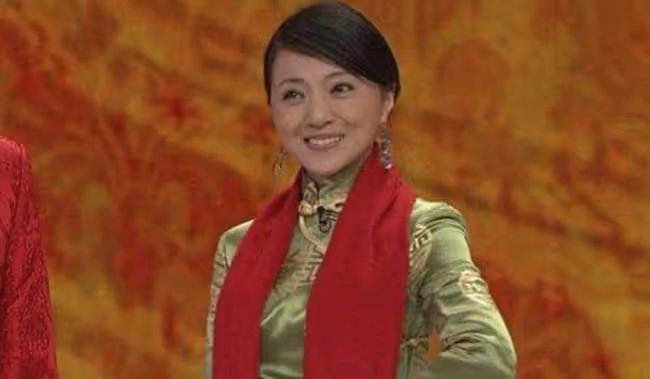 曾連續6次登台春晚，卻被質疑與導演有一腿，如今患上精神疾病令人唏噓