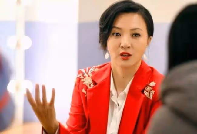 曾連續6次登台春晚，卻被質疑與導演有一腿，如今患上精神疾病令人唏噓