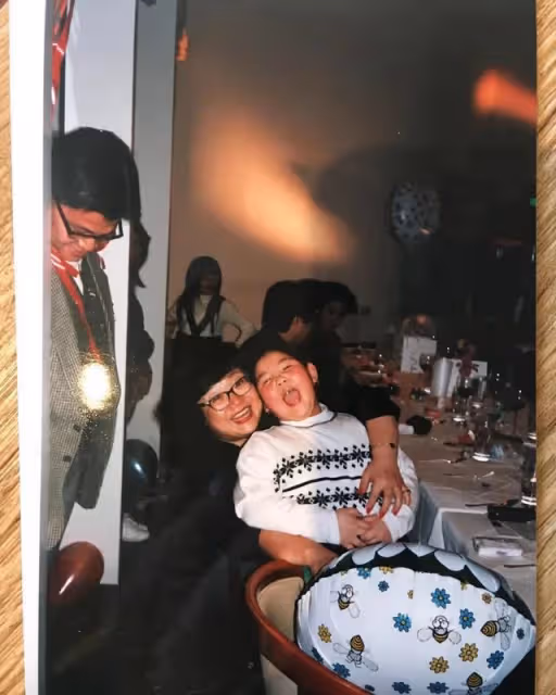 沈殿霞離世14年,鄭欣宜髮長文懷念母親,想找到疼自己的人
