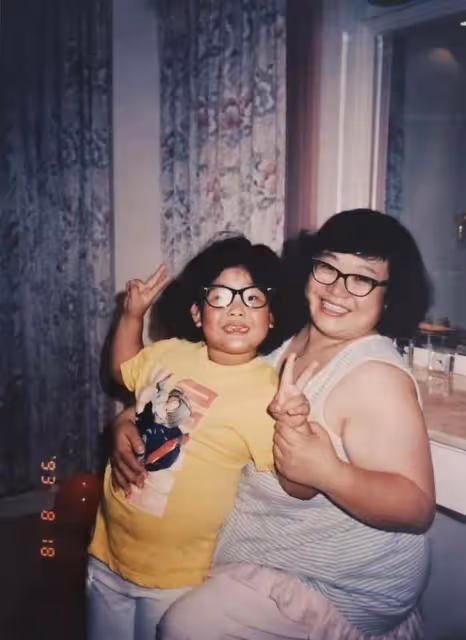 沈殿霞離世14年,鄭欣宜髮長文懷念母親,想找到疼自己的人
