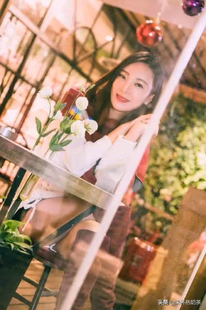 《一路向西》七個女主的不同遭遇，王李丹妮的通告不斷，她被封殺