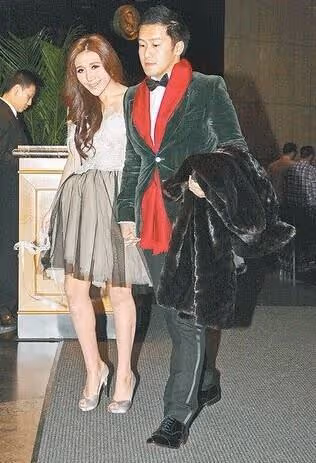 賭王千金何超盈:未婚先孕,自備14億嫁妝出嫁,如今怎麼樣了?