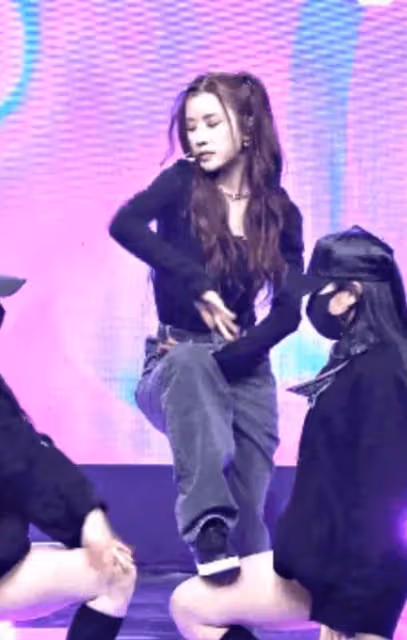 為何韓國對女偶像的身材管理如此嚴格;IRENE和初瓏的相似之處?