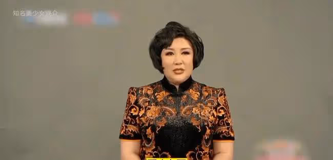 郭德綱6歲小兒子近照曝光,身材敦實有小肚腩,怪異的髮型太搶眼