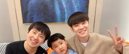 郭德綱6歲小兒子近照曝光,身材敦實有小肚腩,怪異的髮型太搶眼