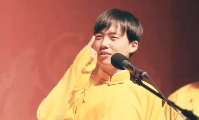 郭德綱6歲小兒子近照曝光,身材敦實有小肚腩,怪異的髮型太搶眼
