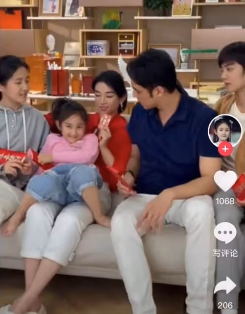 明道拍攝現場黑臉發飆!對小女孩說髒話暴怒離去,黃奕一旁顯尷尬