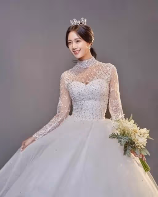 結婚3年,亞洲第一美女克拉拉與老公首同框,甜蜜表白:永遠的愛