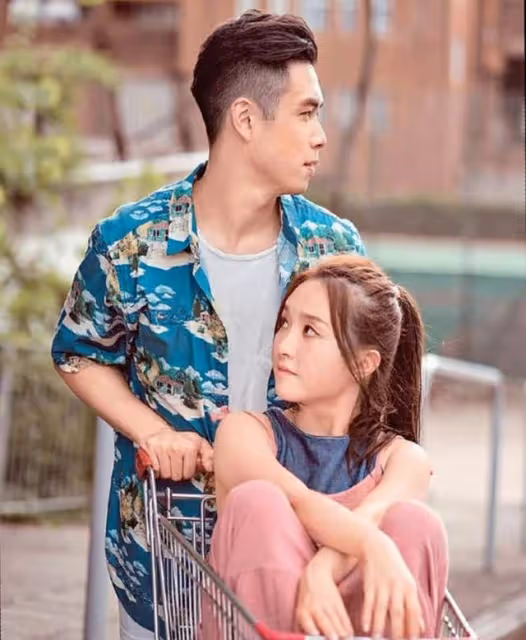 香港女歌手曝疑似確診而引發小三風波,受感染被指與男方同居有關