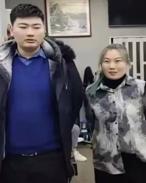 只是因為抱了一下娃娃,陳亞男又被瘋狂吐槽,她應該何去何從