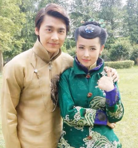 不是歡瑞一員卻是御用女配,和演員田亮離婚後,45歲的她戲約不斷