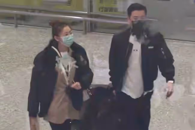 34歲男星被曝剛結婚就當爸！婚禮現場曝光，新娘穿抹胸婚紗顏值高