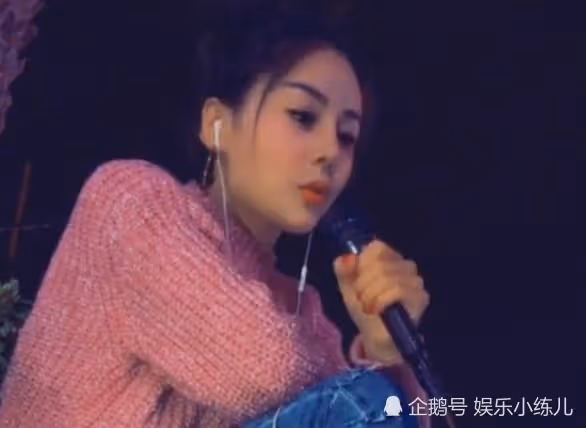 花姐狂浪為何那麼火?從街頭歌手到千萬網紅,她到底經歷了什麼?