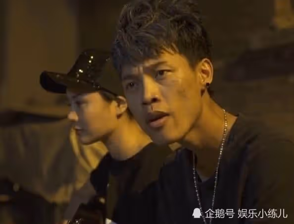 花姐狂浪為何那麼火?從街頭歌手到千萬網紅,她到底經歷了什麼?