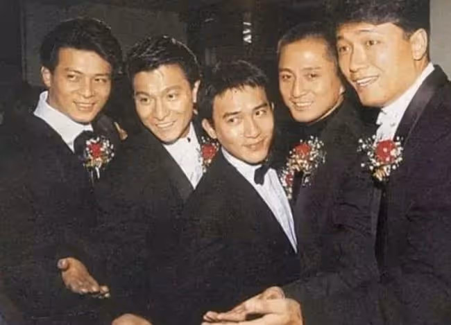 63歲苗僑偉為兒子慶28歲生日！曝光愛子兒時舊照，不見嬌妻戚美珍