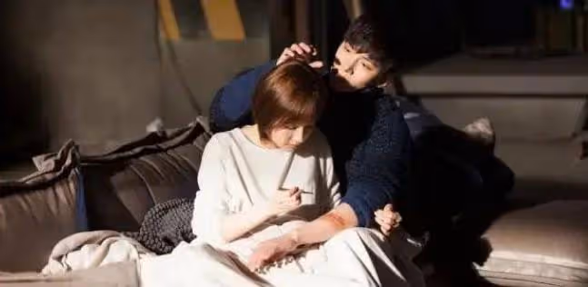 一起共患難後,他忘不掉他的前任,結婚前,他拋棄我跟她出國了