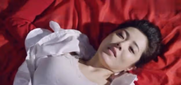 新婚之夜,他渾身酒氣弄疼我了,我越是掙扎他越是來勁