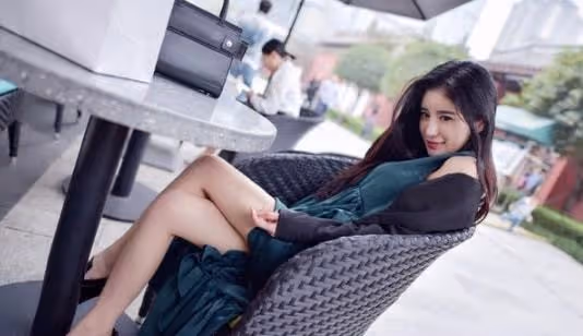 我身段妖嬈,面容嬌艷,卻栽到他的手裡