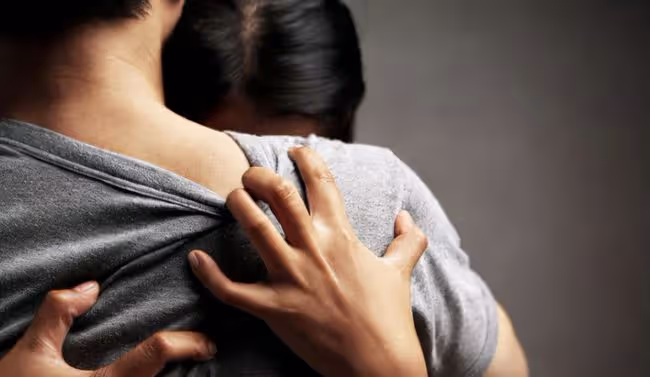 10幾年的時間,他不僅霸占著我,還和別的女人結婚了