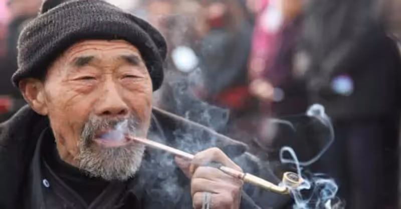 老人中獎二百萬，給四兒女發一樣訊息，只有小兒子的回復得到了這筆錢