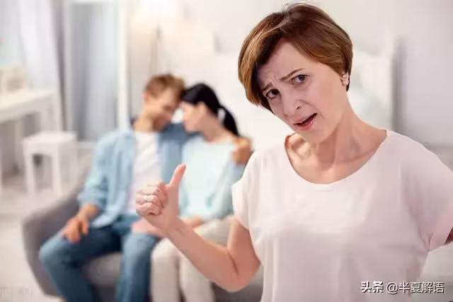 兒媳母親重病,婆婆用10萬換陪嫁房給小兒子,婆婆:她得求著我們