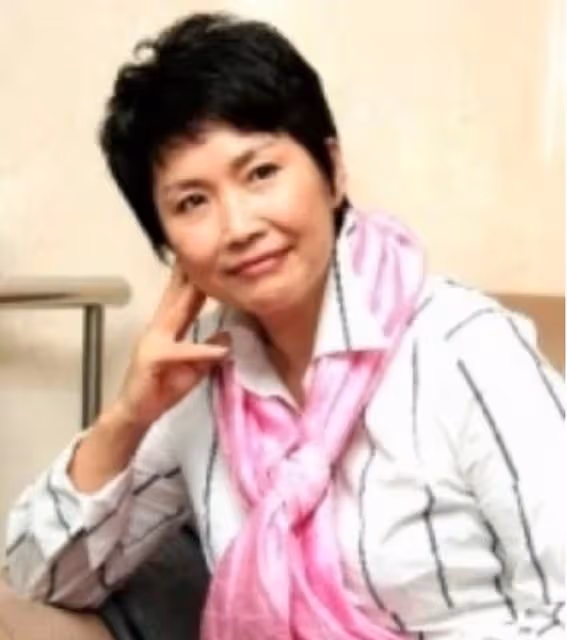 中國第一位體育主持人寧辛:與丈夫分居21年,58歲生孩子成難題