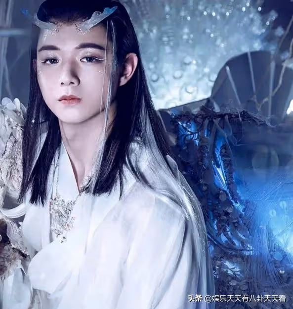 霍尊寧可身敗名裂，也不願妥協，背後隱藏著什麼秘密？