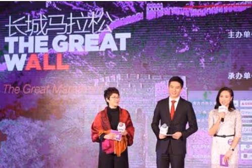 中國第一位體育主持人寧辛：與丈夫分居21年，58歲生孩子成難題