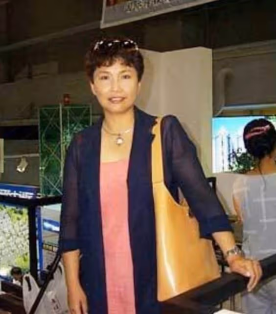 中國第一位體育主持人寧辛:與丈夫分居21年,58歲生孩子成難題