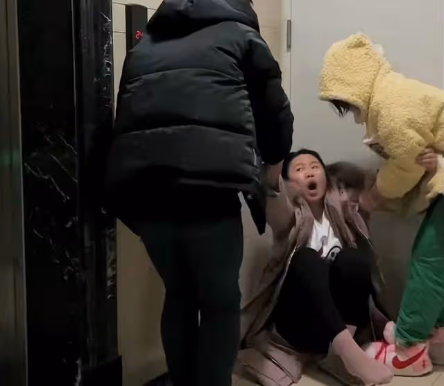 草帽姐兒媳生了？程小榮抱娃手法引婆婆不滿，婆媳互動火藥味十足
