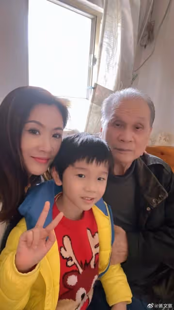 50歲亞姐張文慈告別上海,在廣州簽約新公司,王祖藍疑是老闆之一