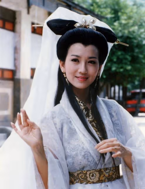 黃元申:35歲演「霍元甲」走紅,卻因迷戀趙雅芝出家,後來如何?