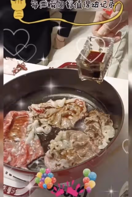 57歲黎耀祥慶銀婚紀念日!愛妻戴31萬手鐲氣質出眾,曬居家膩歪照