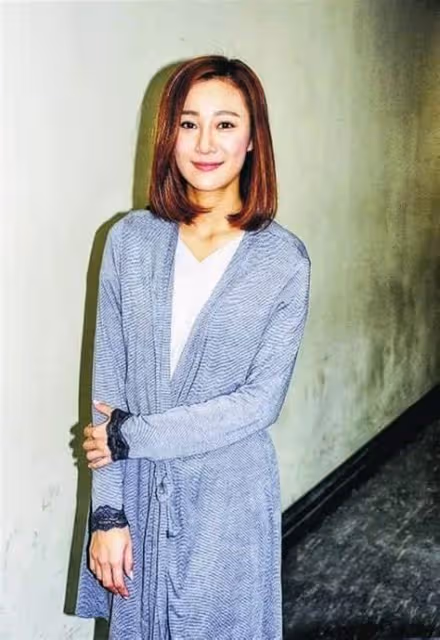禍不單行!TVB女星高燒求醫中途遇車禍,車輛有碰撞但幸得人沒事