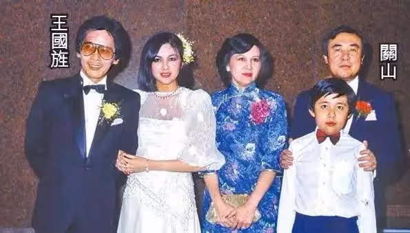 我情史豐富,知三當三,男友個個是富豪,關之琳:是貧窮改變了我