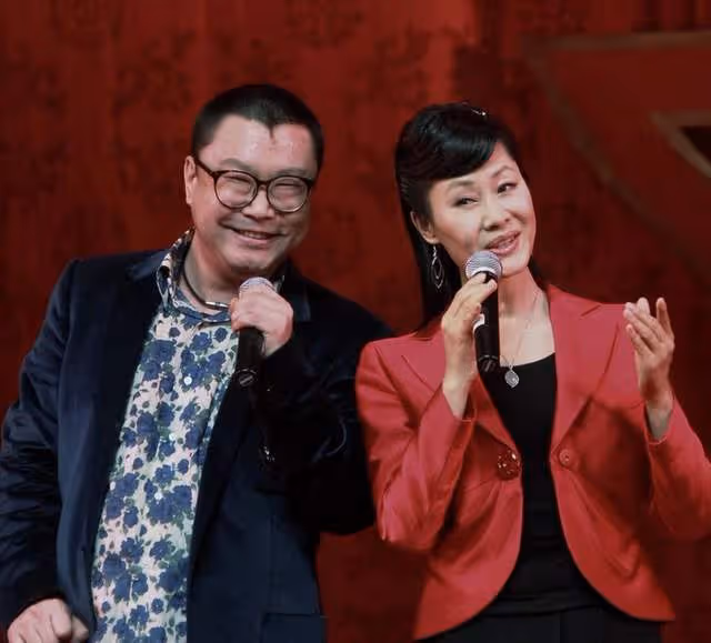 52歲尹相傑即將辦婚禮！力邀央視主持人獻唱，小16嬌妻曾被疑懷孕