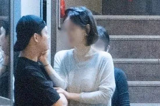 判了!害頂流男友坐牢、逼死老公,這個豪門千金終於遭報應!