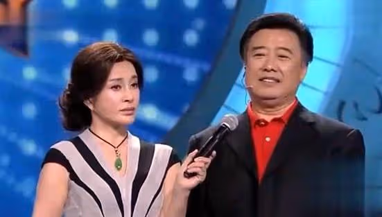 導演陳國軍:娶小16歲妻子,52歲再當爸,依然被叫「劉曉慶前夫」