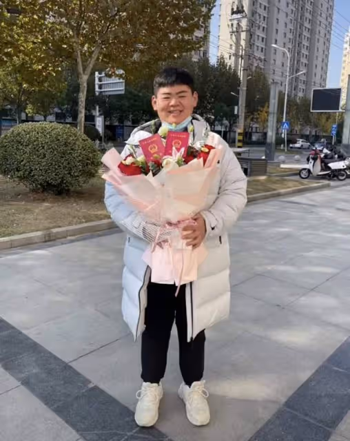 23歲網紅官宣結婚！為高顏值老婆減重458斤，曾被譽為山東第一胖