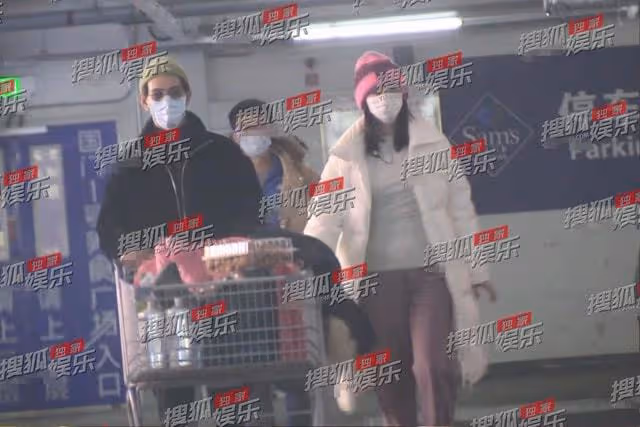 蒲巴甲再曝新戀情!與高挑美女一同逛超市,情史豐富屢遭非議
