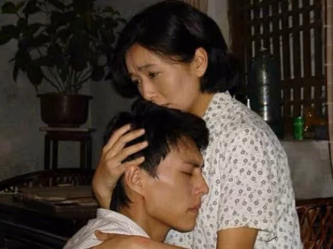 江珊:我是離異單親媽媽!與靳東相戀5年,分手後轉身撩小15歲鮮肉