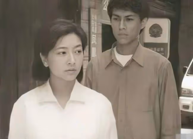 江珊:我是離異單親媽媽!與靳東相戀5年,分手後轉身撩小15歲鮮肉
