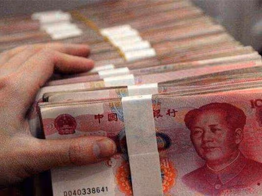 父親車禍去世,兩個哥哥分走50萬賠償款,如今母親要我給她養老