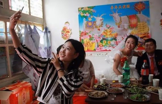 小舅子一婚我隨禮一萬,如今小舅子二婚,老婆隨禮二萬