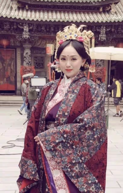 41歲女星患子宮癌5年,放化療38次花光積蓄,曾月入不到五百