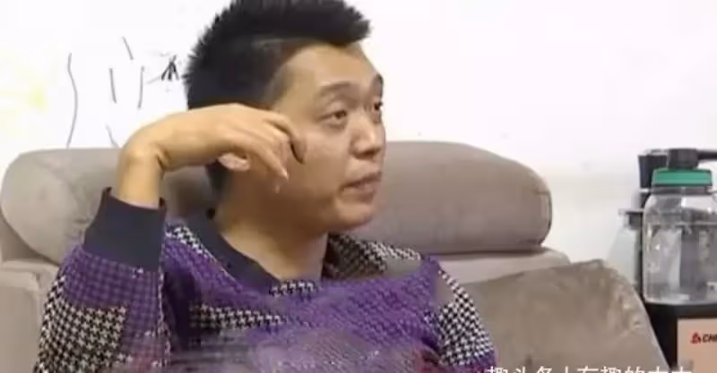 丈夫每月給妻子5000元，妻子6年沒存下一分，妻子：都是人情世故
