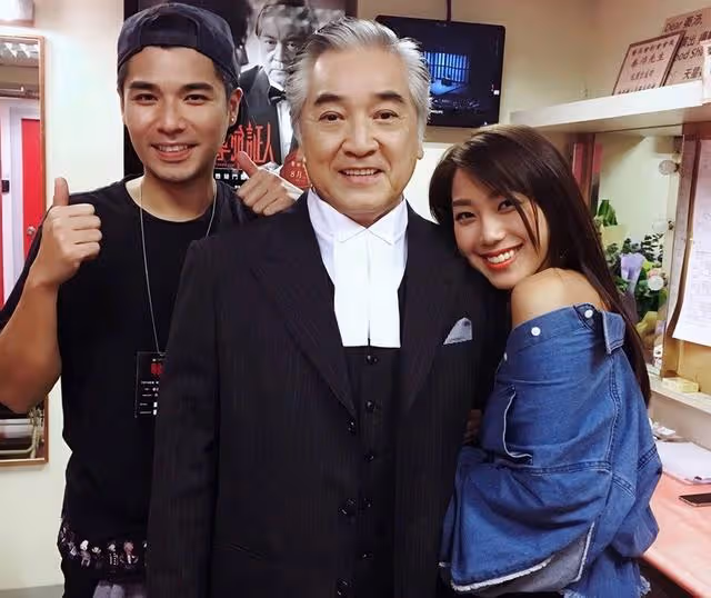恭喜!知名星二代曬婚紗照宣布結婚,新婚妻子長相漂亮氣質出眾