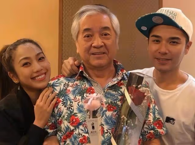 恭喜!知名星二代曬婚紗照宣布結婚,新婚妻子長相漂亮氣質出眾