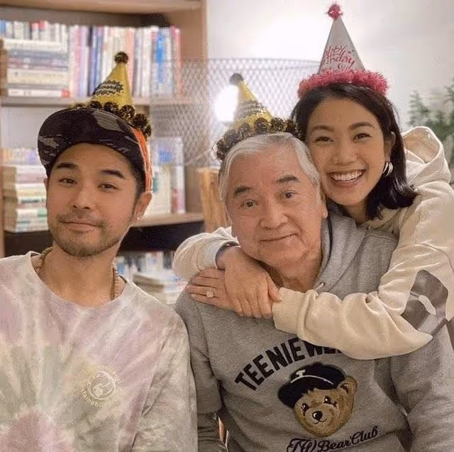 恭喜!知名星二代曬婚紗照宣布結婚,新婚妻子長相漂亮氣質出眾